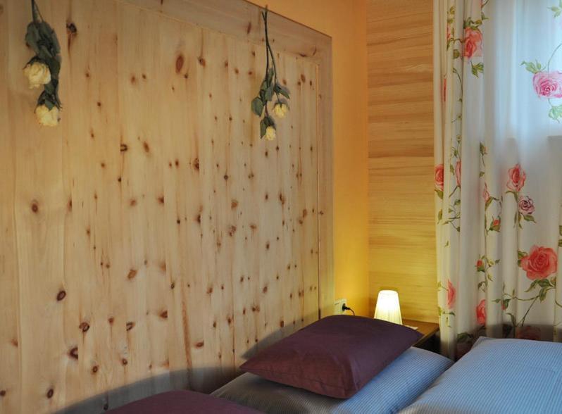 Haus Rose Apartman Schröcken Szoba fotó